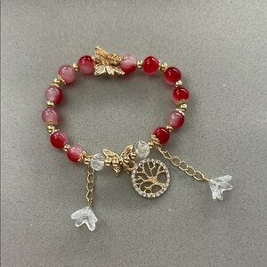 🚫SOLD🚫 Red Glass Bead Bracelet w/ Gold Butterfly Charm Dangle Tulip